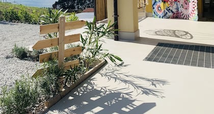 Boutique villa apartment near Tropea with garden and breathtaking sea view