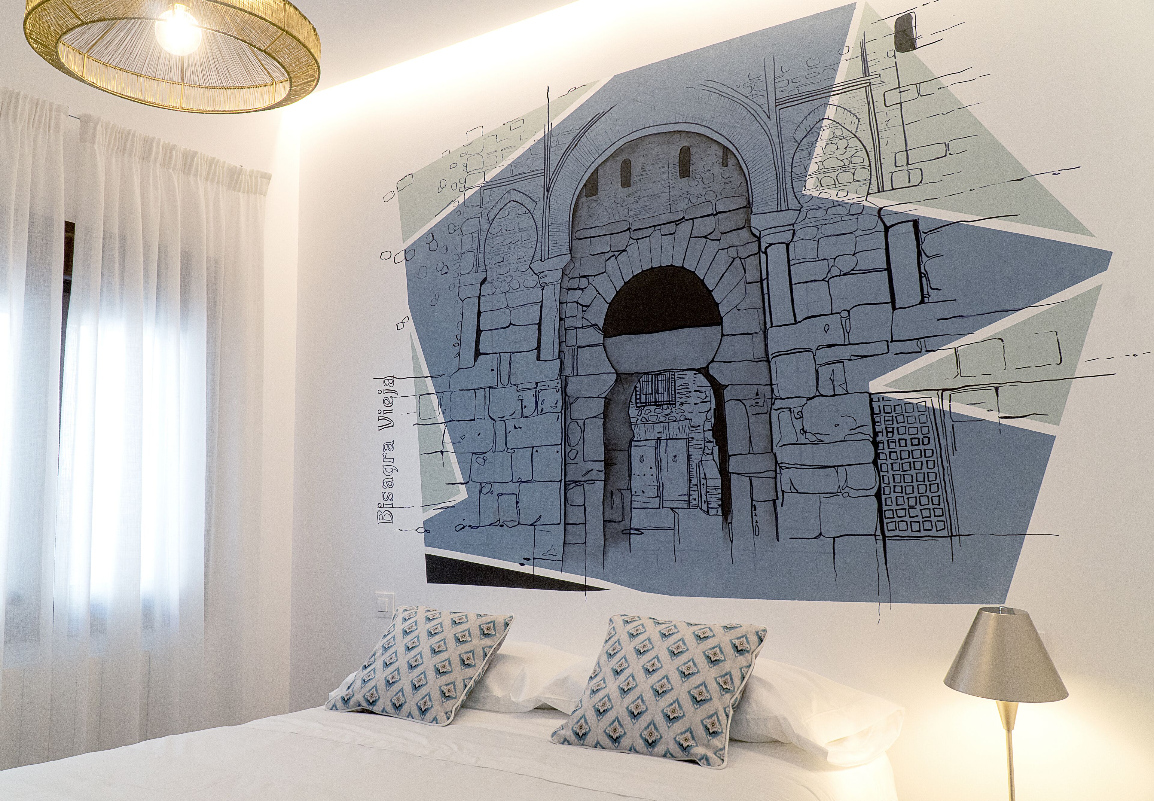 3 bedrooms, individually decorated, individually furnished, desk