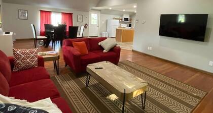 ENTIRE 2-BEDROOM TOWNHOUSE ON A RUSTIC FARM, 20 Minutes from GrandBend!