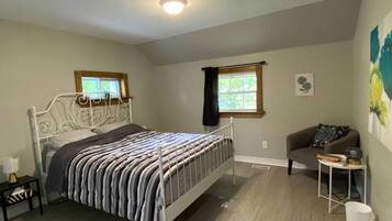 2 quartos, ferros/tábuas de passar roupa, Wi-Fi, roupa de cama