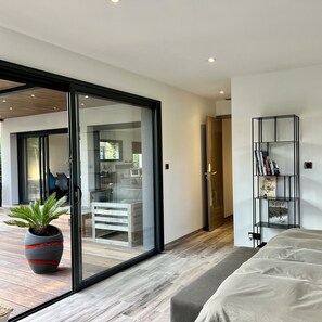 4 Schlafzimmer, Schreibtisch, Bügeleisen/Bügelbrett, kostenloses WLAN