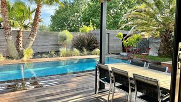 Piscine extérieure, piscine chauffée