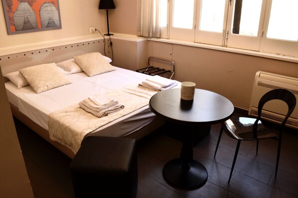 1 chambre, accès au Wi-Fi (inclus), literie fournie