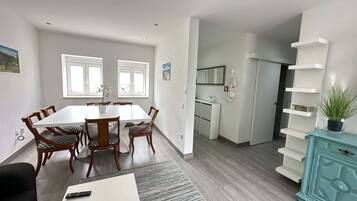 Comfort House | In-room dining