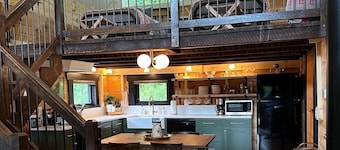 The Aspenshire Cabin: a nod to English Charm