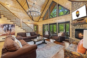 Smart TV, chimenea y videojuegos 