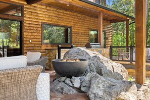 Terrace/patio - Bison's Bend in Hochatown/Broken Bow, OK (Broken Bow)
