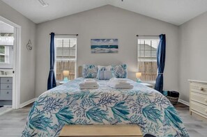 3 bedrooms, WiFi - Beach House Getaway (Wilmington)