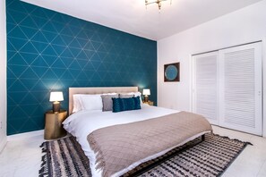 Room - Roami at Villa Bella (Miami)