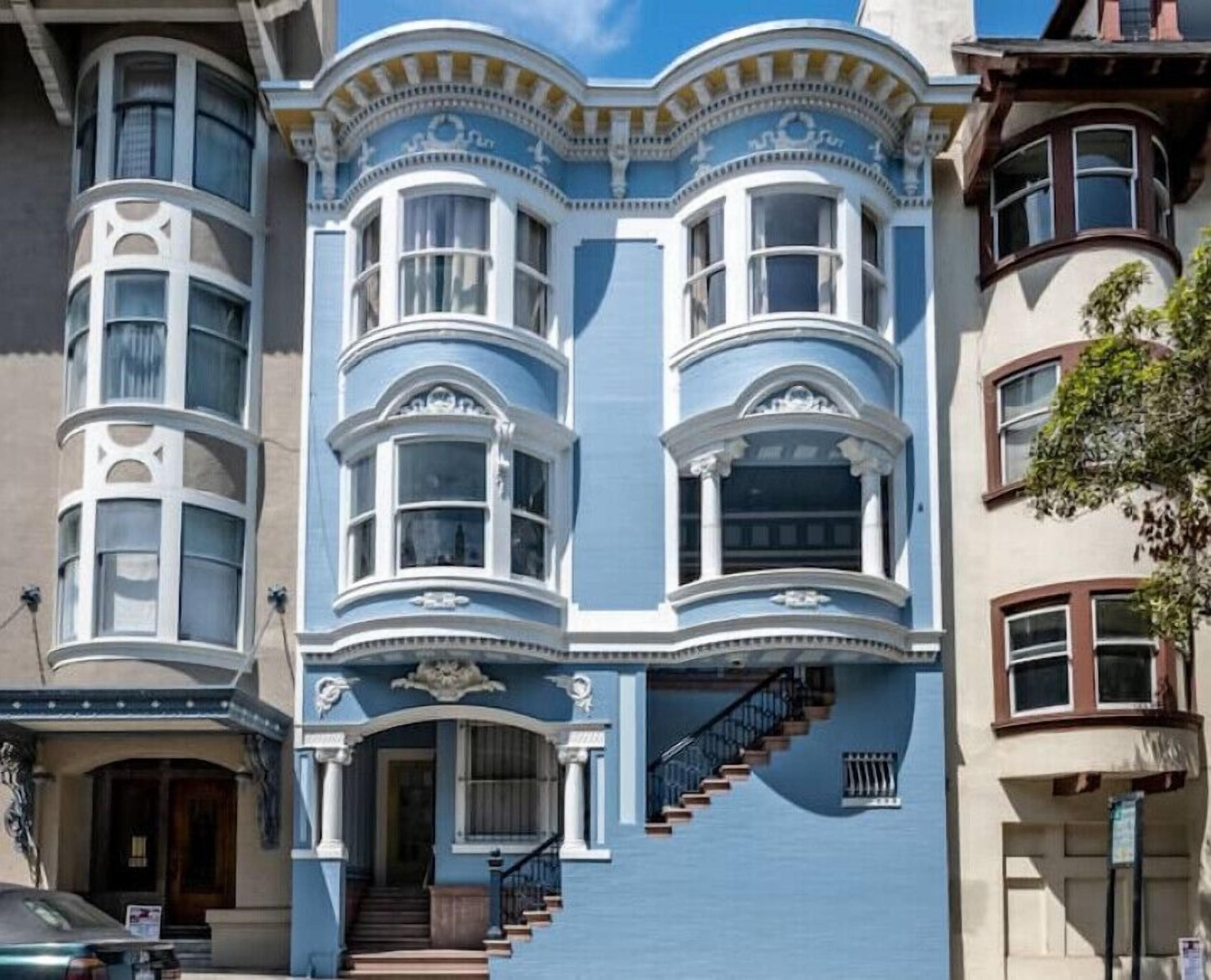 Gorgeous Large Victorian Top Flat in the heart of San Francisco