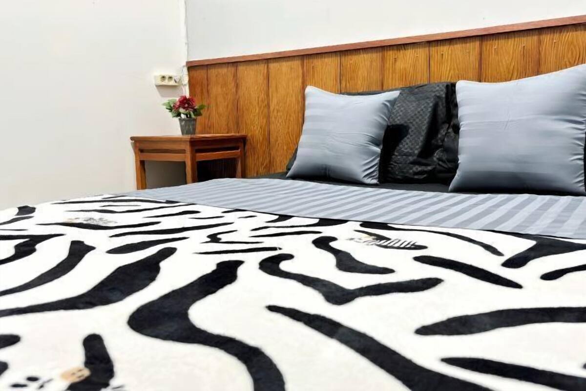 Premium bedding, free WiFi, bed sheets