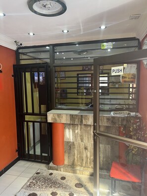Lobby - Eccentric Hotel Lounge, With Bars And Nightclubs in Premises  (Johannesburg South)