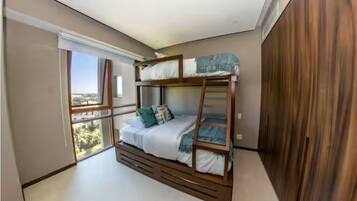 Ferros/tábuas de passar roupa, Wi-Fi, roupa de cama