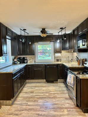 Fridge, microwave, oven, stovetop - Charming farmhouse w/ pool, firepit, & close to 2 state parks! Pet friendly🐾 (Germanton)