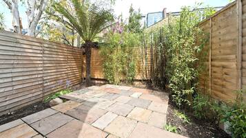 House (3 Bedrooms) | Garden