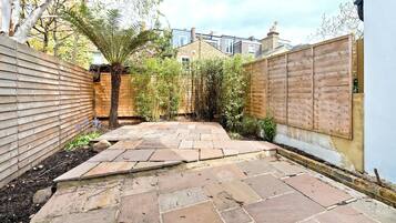 House (3 Bedrooms) | Garden