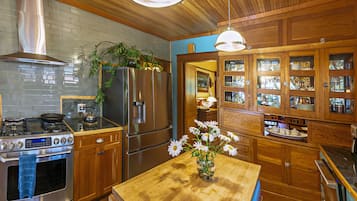 Main House | 私人廚房 | 微波爐、咖啡機/沖茶器、電熱水壺、鍋具/餐盤/廚房用品