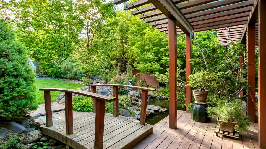 A Cowslip's Belle Inn