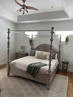 3 habitaciones, escritorio, tabla de planchar con plancha y wifi 