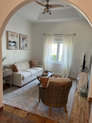 Smart TV, fireplace, printers - Pool house close to beaches, restaurants and amusement park (Sarasota)
