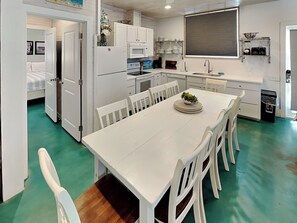 Casa (4 Bedrooms) | Servicio de la propiedad