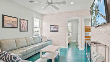 House (4 Bedrooms) | Property amenity