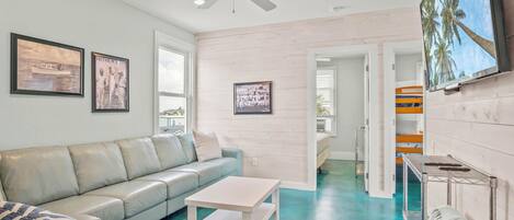 House (4 Bedrooms) | Kemudahan hartanah