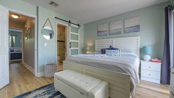 公寓式客房, 多张床, 厨房 (Bayview Beach Condo) | 2 多间卧室、特色装修、特色家居、免费 WiFi