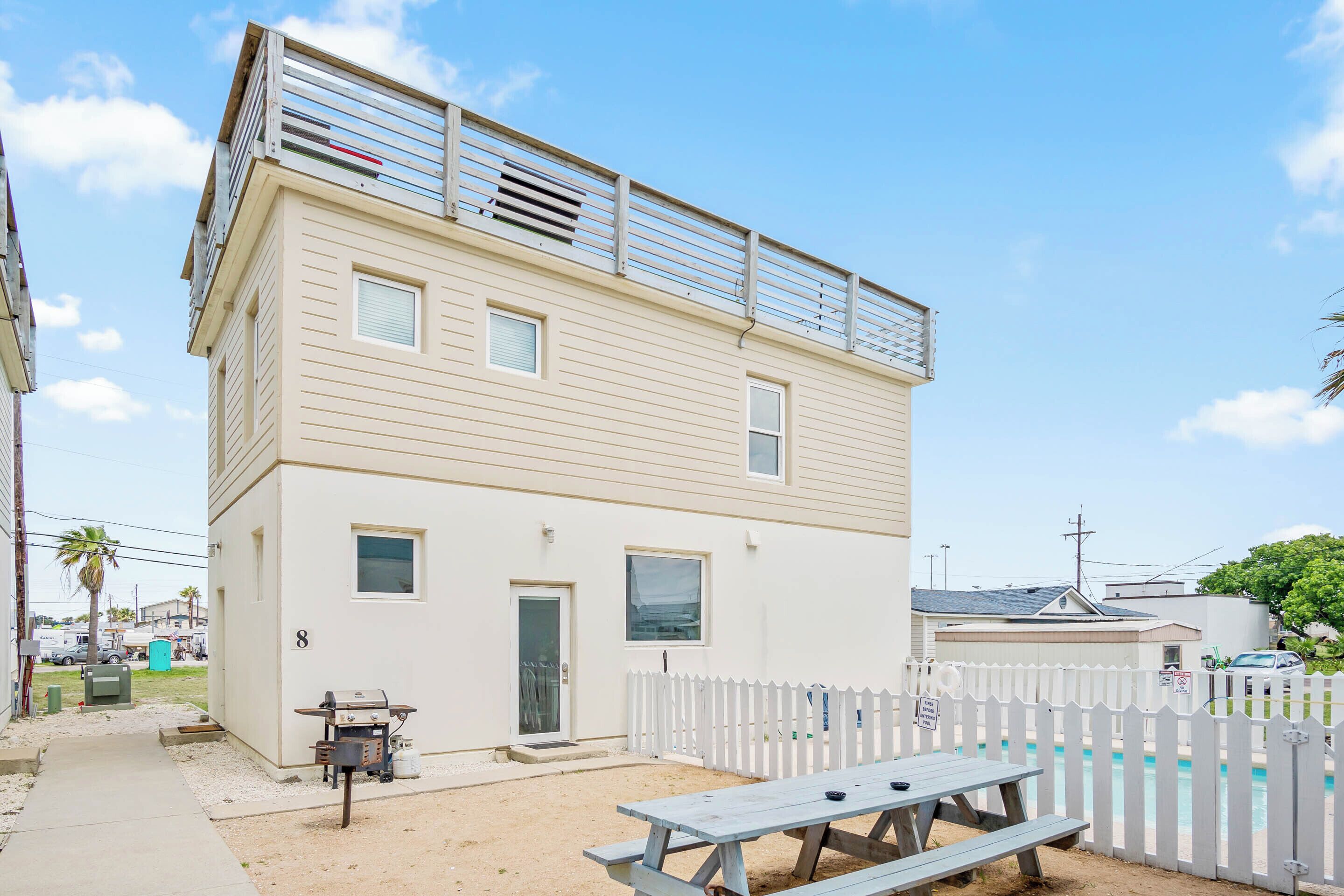 House (4 Bedrooms) | Property amenity