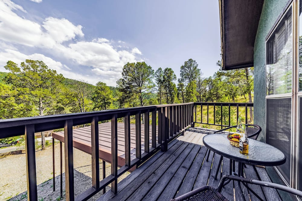 Castle House by Ruidoso Vacation Rentals - San Patricio, NM