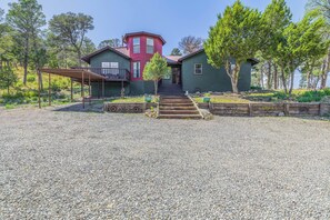 Studio (3 Bedrooms) | Front of property