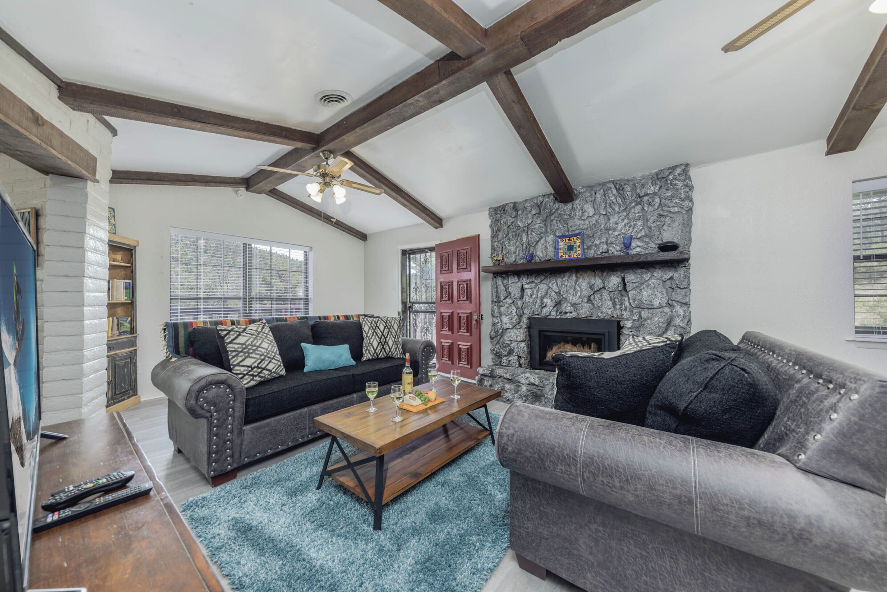 Studio (3 Bedrooms) | Property amenity