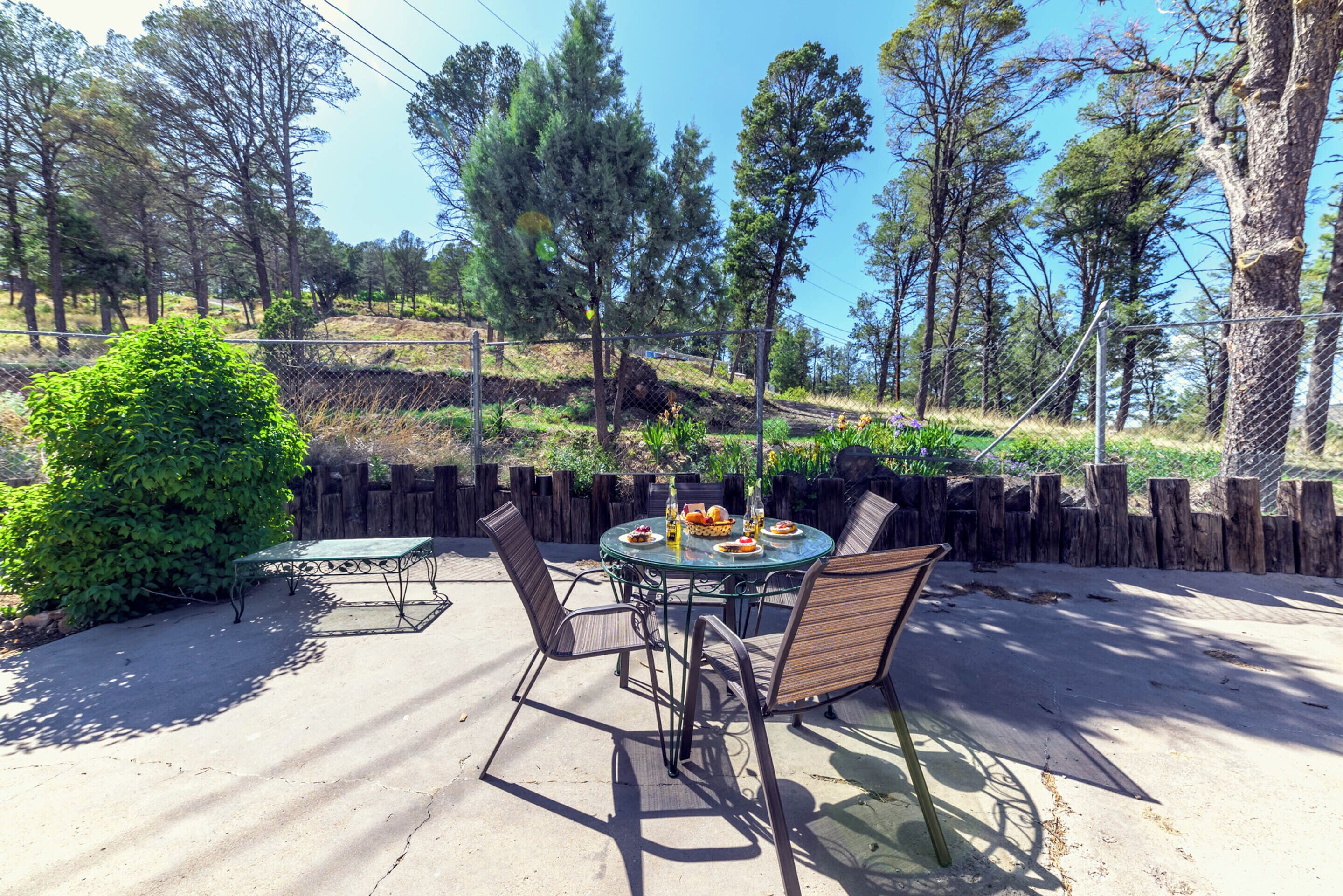 Studio (3 Bedrooms) | Property amenity