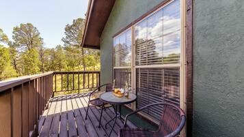 Studio (3 Bedrooms) | Fasilitas properti