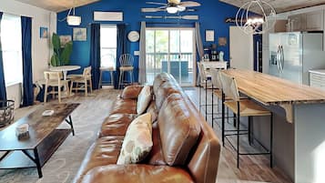 Hus (3 Bedrooms) | Oppholdsområde | TV