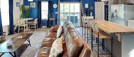 House (3 Bedrooms) | Living area