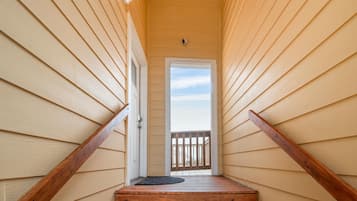 House (3 Bedrooms) | Property amenity