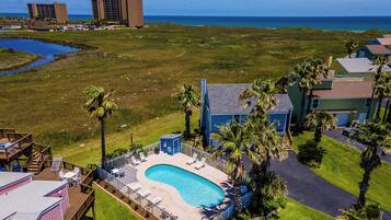 House (3 Bedrooms) | Property amenity