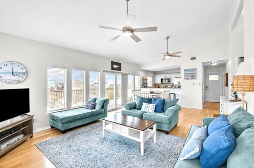 The Salty Sandpiper by Silver Sands Vacation Rentals