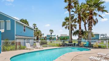 House (3 Bedrooms) | Property amenity