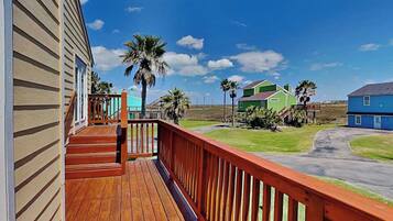 House (3 Bedrooms) | Property amenity