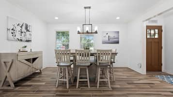 House (5 Bedrooms) | Property amenity