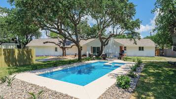 House (5 Bedrooms) | Front of property