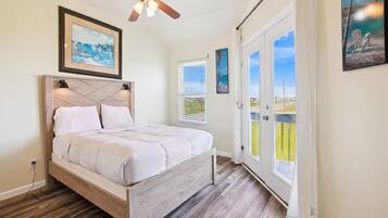 4 bedrooms, individually decorated, individually furnished, free WiFi