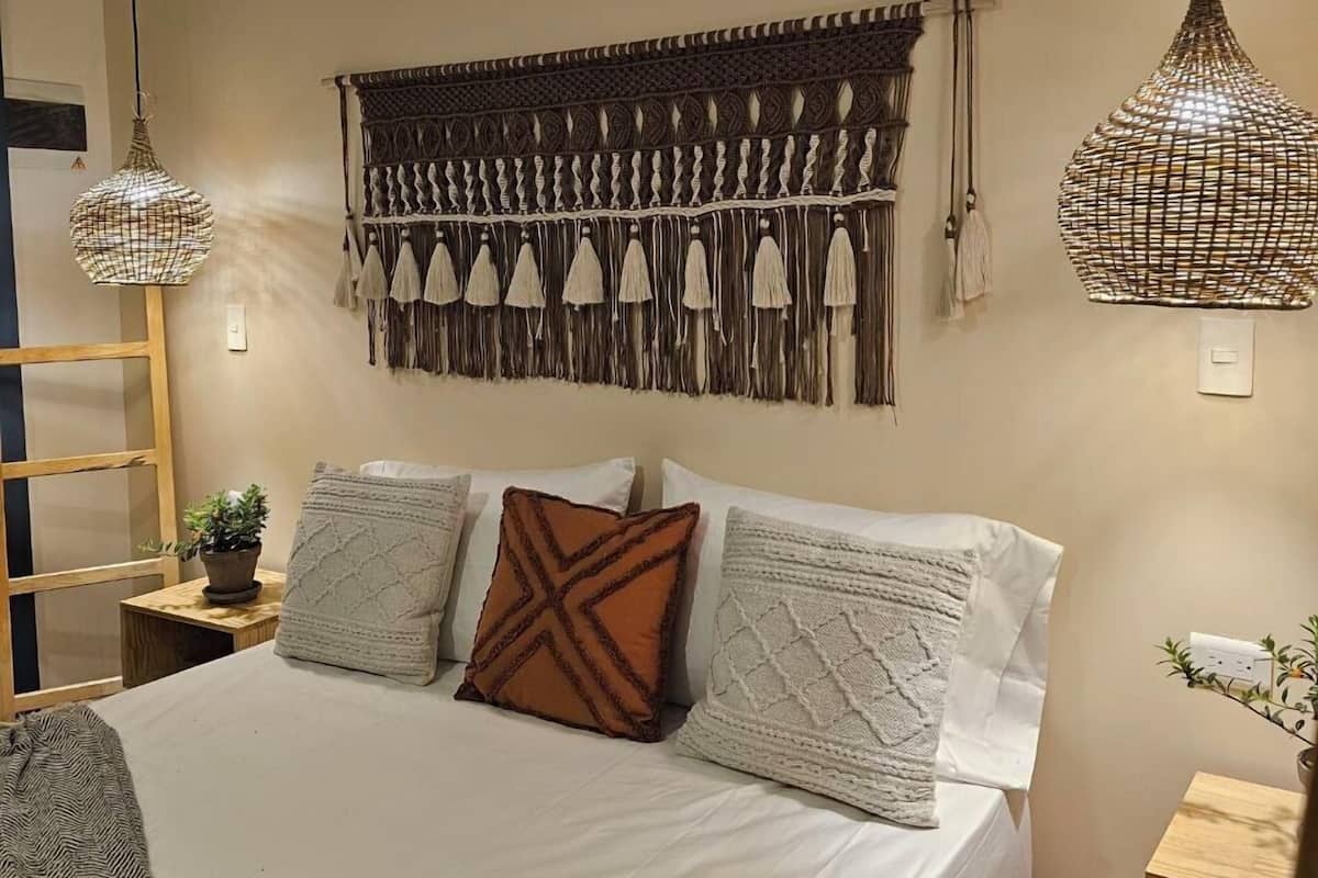 Deluxe Suite | 1 bedroom, individually decorated, desk, soundproofing