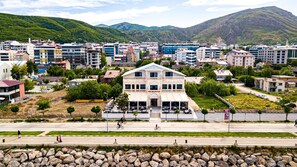 Exterior - Beyaz Köşk Hotel & Cafe (Tatvan)