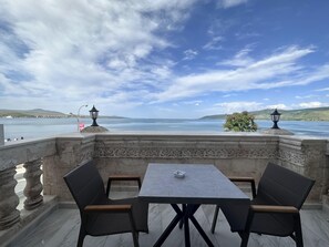 Chambre Deluxe, 1 chambre, vue lac | Terrasse/Patio