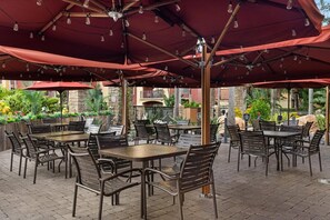 Outdoor dining - 1Bed/1Bath Family Resort Near Disney Parks!! (Lake Buena Vista)