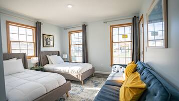 4 makuuhuonetta, silitysrauta/-lauta, Wi-Fi, vuodevaatteet