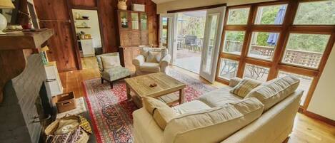 Main level living room